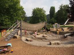 Rosport Kids In Luxemburgs Webseite Wasserspielplatz Spielplatz Wasser Im Garten