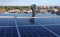 Lý do điện mặt trời mái nhà dư thừa không được bán | Vietstock
