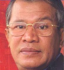 TÍNH CÁCH LÁ MẶT LÁ TRÁI CỦA NHỮNG NGƯỜI CẦM QUYỀN CAM BỐT |