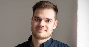 Robin Lausch's Instagram, Twitter & Facebook