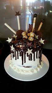 Pin By Carolina Lopez On Dyon Taart Chocolate Cake Designs Birthday Cake Decorating Chocolate Drip Cake