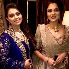 Hazoorilal Legacy Sister In Law Chetna Kohli And Sister Bhawna Kohli Dhingra Look Absolutely Stunning And Elegant Donning These Beautiful Gold Sets By Hazoorilal Legacy At Virat And Anushka S Reception In Plos one 11 (5), e0155808, 2016.