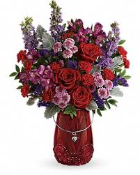Original niepagen flower shop proudly serves bloomington and the surrounding areas. Teleflora S Delicate Heart Bouquet In Bloomington Il Original Niepagen Flower Shop