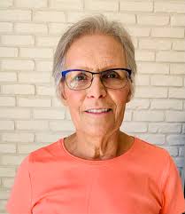 Who can do a European razor cut in Santa Fe?