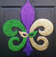 By color, fill up glass jars and test tubes for an instant colorful favor. Diy Mardi Gras Carnival Ideas Mardi Gras Decorations Mardi Gras Wreath Mardi Gras Carnival