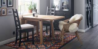 D'autres se contentent d'un petit coup de chiffon chez ikea, les chaises de salle à manger sont solides et vous en profiterez longtemps. On Fait Quoi Avec Notre Fausse Peau De Mouton Ikea Chaise Salle A Manger Salle A Manger Contemporaine Decoration Salle A Manger