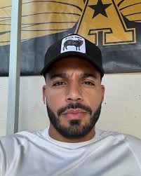 Michael Evans Behling