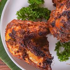 AYAM BAKAR ANDALAN ✨ Ayam bakar selalu jadi menu andalan untuk sanak yang lagi bingung mau makan apaa🤔 Lauk populer yang paling sering dipilih setiap makan nasi padang, dijamin nikmat✨ Jan tundo