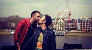 Ο αύγουστος κορτώ (ψευδώνυμο του πέτρου χατζόπουλου, θεσσαλονίκη, 1979) είναι έλληνας συγγραφέας και μεταφραστής. H Anarthsh Toy Dhmoy Berykioy Gia To Symfwno Symbiwshs Toy Kortw Aixmi Gr Eidhseis Apo Thn Ellada Kai Olo Ton Kosmo Ektakth Epikairothta