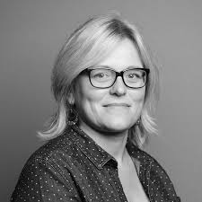 Maintenant j'élève ma fille et dans deux ans je voudrais trouver un contrat de professionnalisation ou une formation en secrétariat ou comptabilité. Reconversion Professionnelle A 40 Ans