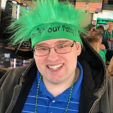 Can you identify the gender of this juvenile American Robin?