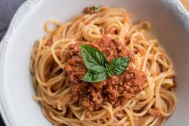 Spaghetti bolognese is a classic italian meat sauce that is a staple in most families. Weganski Sos Bolognese Sos Bolognese Bez Miesa Vito Gryzie