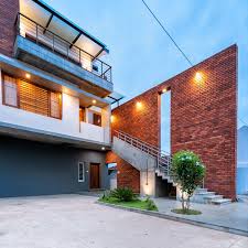 There is a huge range of exterior designs to choose from — whether you're a traditionalist, minimalist or trendsetter, there is an architectural style that will work for you. Exterior Staircase Indian House Exterior Bengaluru By Sudaiva Studio Houzz Ie