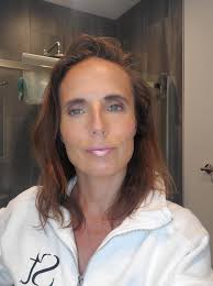 There are a lot of new faces here! Welcome to my group! My name is Teri! Im  a mom, teacher and earring designer Falcon Feather Creations! I live near  Ottawa, Canada 🇨🇦