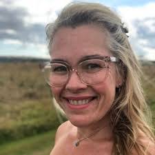 Polly Stratton's Instagram, Twitter & Facebook