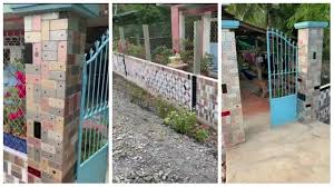 Pada pintu pagar dengan plat besi disusun vertikal dan pagar keliling full tembok. Tembok Pagar Rumah Ini Dilapisi Ratusan Ponsel Iphone Warna Warni Kumparan Com