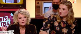 Take a look at sophie davant and share your take on the latest sophie davant news. News Sophie Davant Surprised By The Ease Of Her Daughter Present On The Set Of Children Of The Tv Video News Tele 2 Weeks World 24 News