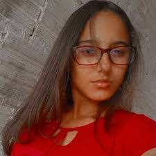 Sara Soares's Instagram, Twitter & Facebook