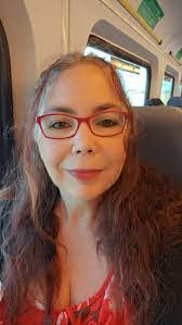 Kelly Munn's Instagram, Twitter & Facebook