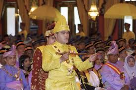 Jika kain panjang sejengkal, jangan patah lidah alamat kalah, patah keris alamat mati. Mystory On Twitter Fountain Of Honour Hrh The Sultan Of Selangor Is The Sovereign Of All State S Orders Of Chilvary Darjah Kerabat Selangor Yang Amat Dihormati D K Darjah Kelas Pertama Is The