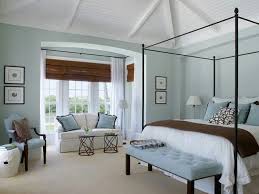 Pin By Liezl Gardiner On Home Decor Blue Brown Bedrooms Light Blue Bedroom Traditional Bedroom
