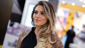 Thomalla was born in east berlin, east germany on 6 october 1989, the daughter of actors simone thomalla and andré vetters. Sophia Thomalla Macht Jetzt In Bauschutt Das Model Wird Investorin Stern De