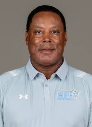 Dwight Singleton's Instagram, Twitter & Facebook