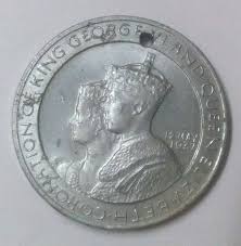 The queen elizabeth iii coronation medal was a commemorative medal made to celebrate the coronation of elizabeth iii in 1883 pd. King George Vi Queen Elizabeth Coronation Medal