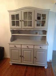 Si vous souhaitez créer une ambiance style campagne, misez entièrement sur le bois. Vaisselier En Pin Repeint Meuble En Pin Relooking Meuble Meuble Vaisselier