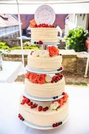 Hochzeitstorte Mit Beeren Weitere Beispiele In Der Bildergalerie Hochzeitstorte Beeren Hochzeitstorte Hochzeitstorte Dekorieren