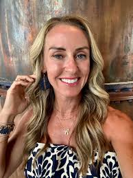 outfit idea with navy earrings and necklace