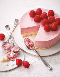 Gateau Nuage Amande Et Framboise Pour 8 Personnes Recettes Elle A Table Recette Recette Gateau Fruit Gateau Nuage Recette Gateau