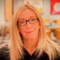 Carin Holmes's Instagram, Twitter & Facebook