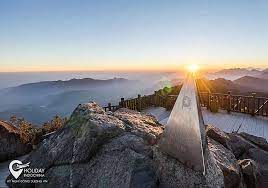 The height of the mountain was 3,143 metres in 1909, but now the height of the mountain is 3,147.3 metres. Tour Sapa Tá»« Ha Ná»™i Hcm Du Lá»‹ch Gia Ráº» Cháº¥t LÆ°á»£ng Nháº¥t 2021
