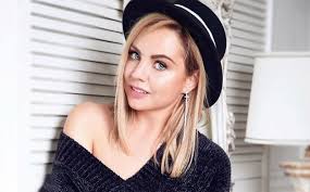 Слушать и скачать все песни автора макsим. Dom 2 Novosti Maksim Otvetila Na Travlyu Posle Pyanogo Karaoke Pod Pesnyu Nachalovoj