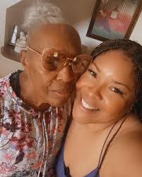 Regina Mcqueen's Instagram, Twitter & Facebook