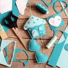 Jika dilihat kembali motif yang terdapat pada gambarajah 4.2.1, motif bunga pada kasut manik tersebut merupakan motif bunga ros. Yulida Wash Motif Gambar Hiasan Kendi Dari Cat Jangan Sampai Lupa Membeli Salah Satu Dari 10 Oleh Oleh