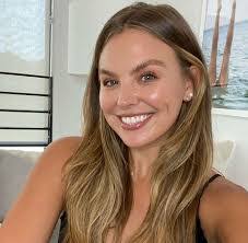 Hanna Brown's Instagram, Twitter & Facebook