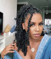 Get sassy with these soft and feminine waves in a short quick weave hairstyle like this one. Butterfly Locs How To Price And 25 Butterfly Locs Hairstyles