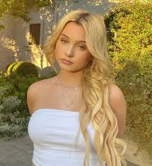 She'd go on to become a musician in her own right, popular for her song heartbreaker. Alabama Barker Wiki Age Net Worth Boyfriend Family Biography More Thewikifeed