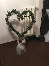 Der große tag des jubelpaars zum 50. Efeu Herz Auf Holzklotz Schone Deko Idee Fur Hochzeiten Silberhochzeit Deko Hochzeitsdekoration Tischdekoration Hochzeit