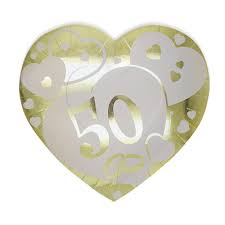 Potresti ottenere qualsiasi idee regalo 50 anni matrimonio casuale, ma se stai il cristallo risalta particolarmente se collocato su uno sfondo scuro e/o sotto la luce diretta. Piatti Cuore 50 Anni Matrimonio Nozze D Oro Cm 26x24 Conf 6 Pezzi Feste E Party Dimav Centrocarta It