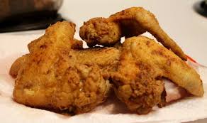 Alzi la mano chi vorrebbe subito un vassoio con tante alette di pollo. Alette Di Pollo Fritte Kung Food
