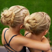 Discover messy buns, twisted braids, pigtails or updos for short to long hair! 5 Easy Hairstyles For Girls To Wear To School