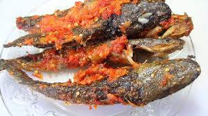 Ikan lele dapat dihidangkan menjadi beragam olahan masakan yang lezat dan tak hanya digoreng. Resep Lele Balado Pedas Manis Youtube