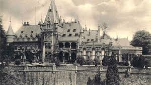 Konaklama birimlerinde misafirler merkez ısıtma sistemi, oturma alanı, cumba bulabilirler. Sr De Schloss Halberg Fast Ein Loire Schloss An Der Saar