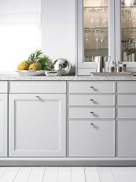 A brilliant center island in staggered heights accommodates the culinary master and dining enthusiast. Siematic Beaux Arts Kitchen Google Search Kitchen Cabinet Door Styles Contemporary Kitchen Cabinets Kitchen Cabinet Styles