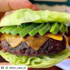 Detox Caps On Instagram Olha Esse Lanchinho Saudavel Para O Jantar O Pao Fake Com Alface Americana Abacate Keto Diet Food List Keto Diet Recipes Food
