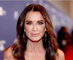 Kyle Richards has finally revealed the shocking story of how Morgan Wade  left him in his garage for two hours without explanation 😱. But it doesn't  stop there — leaked text messages