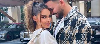 Nabilla benattia was born to an italian mother and an algerian father. Nabilla Cropped By Fans For 8 Years Of Love With Thomas Somag News